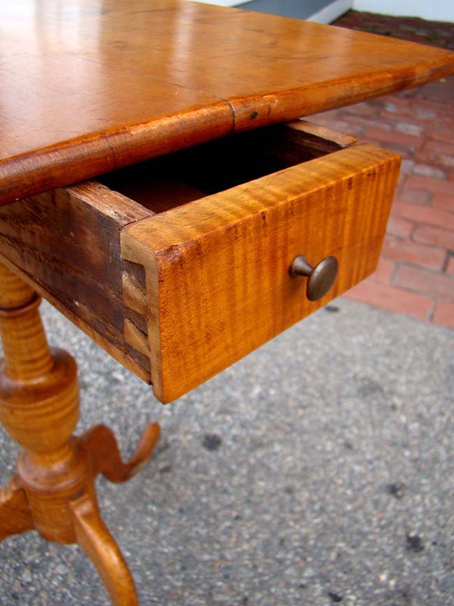 A diminutive 18th century New England Tiger Maple one-drawer stand — image 3